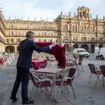  Frío y descontento generalizado en la reapertura de las terrazas en Castilla y León