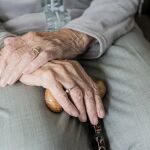 Los efectos psicológicos que está desencadenando la Covid-19 inciden de manera especial en las personas mayores.