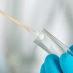 Las efrinas son detectables en las muestras de saliva y podrían servir como marcadores complementarios para controlar la progresión de la enfermedad por Covid-19