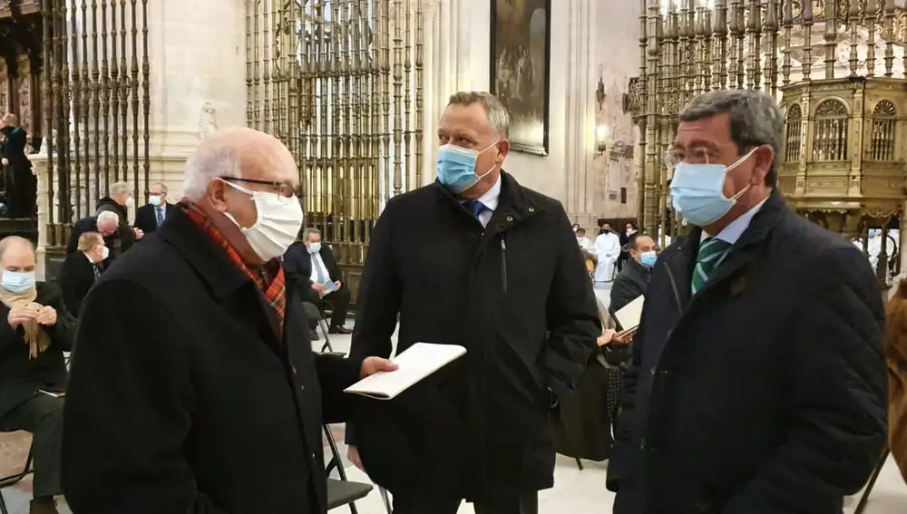 El presidente y vicepresidente de la Diputación de Burgos, César Rico y Lorenzo Rodríguez, respectivamente asisten al acto