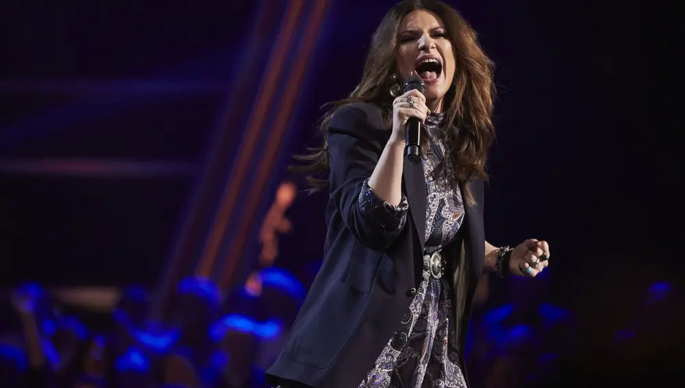 Laura Pausini durante una actuación en "La Voz"