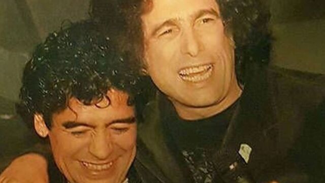 El futbolista Diego Armando Maradona y Andrés Calamaro.