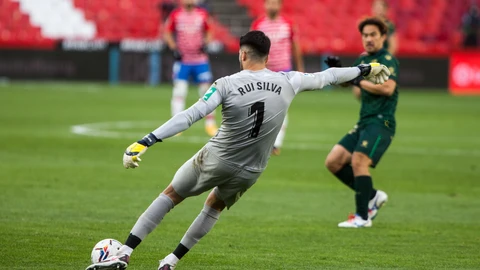 Rui Silva con el Granada.