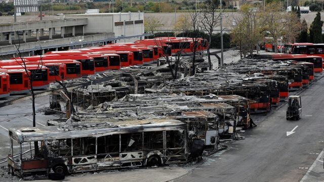 Casi 30 autobuses se vieron afectados por el incendio