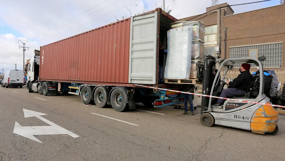 El camión con el material enviado a Cabo Verde