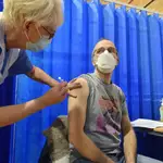 Vacunación en Cardiff, Reino Unido