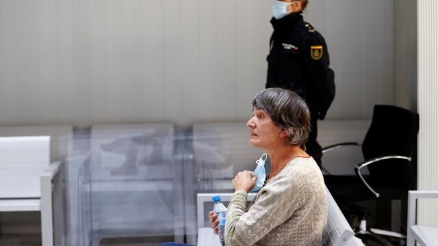 La exdirigente de ETA Soledad Iparraguirre, "Anboto", durante el juicio por el atentado frustrado contra la Policía en Vitoria en 1985