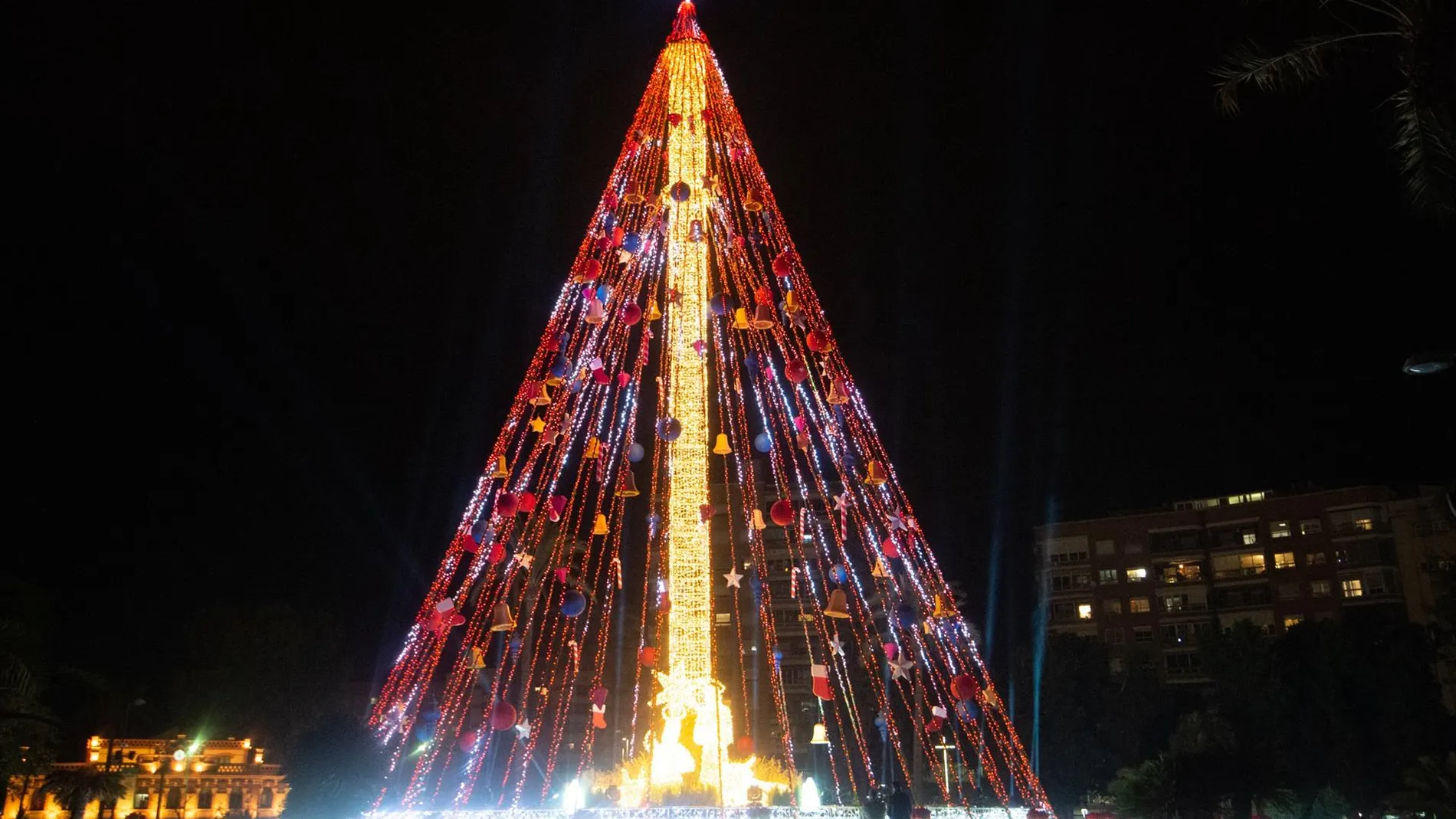 Murcia se queda sin árbol de Navidad