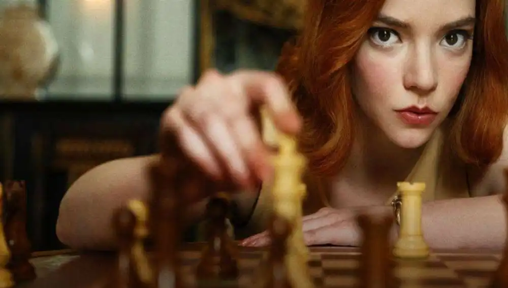 Anna Taylor-Joy interpreta a Beth Harmon en la serie de Netflix &quot;Gambito de dama&quot;