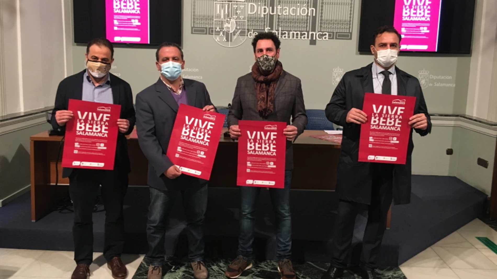 Presentación de la campaña a cargo del presidente de la Asociación de Hostelería de Salamanca, Álvaro Juanes; el presidente de la DOP Sierra de Salamanca, Agustín Maíllo; el concejal de Turismo, Fernando Castaño, y el diputado de Turismo, Javier García Hidalgo.