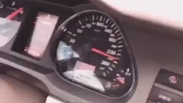Frame RRSS conductor a 240km/h