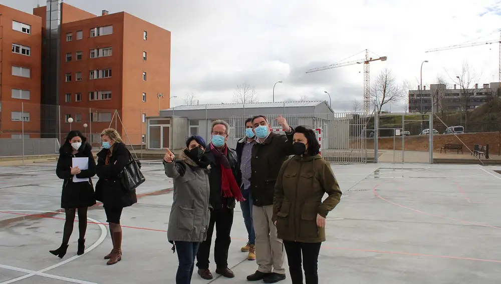 El Ayuntamiento finaliza las obras de la sede de la asociación devecinos y pista polideportiva de Vista Alegre