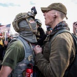12 December 2020, US, Washington Dc: A member of the the far-right, neo-fascist and male-only political organization "Proud Boys" clashes with another member of the left-wing anti-fascist political movement "Antifa" during a protest in support of President Donald Trump. Photo: Allison Dinner/ZUMA Wire/dpa12/12/2020 ONLY FOR USE IN SPAIN