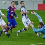 Messi dispara a portería en la jugada del gol que ha dado la victoria al equipo azulgrana.