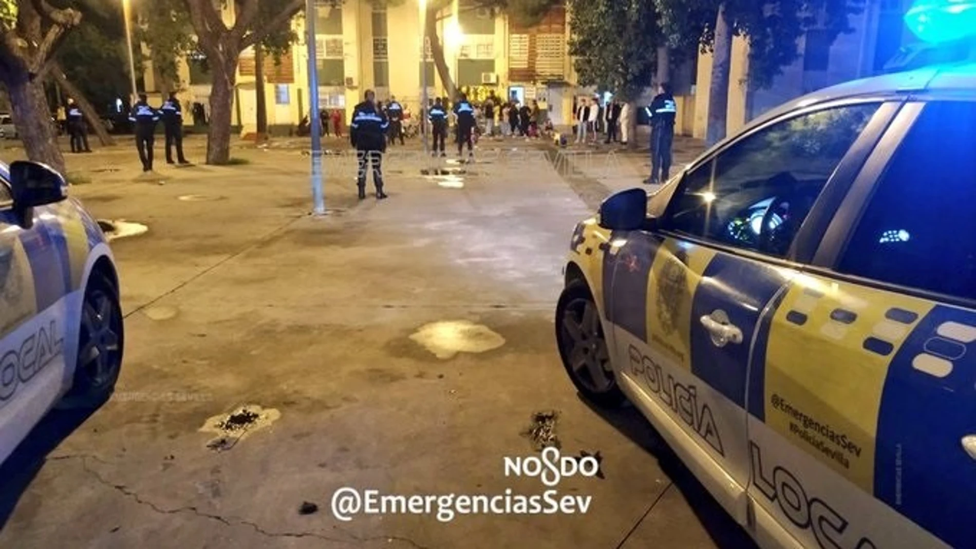La Policía Local de Sevilla durante una intervención