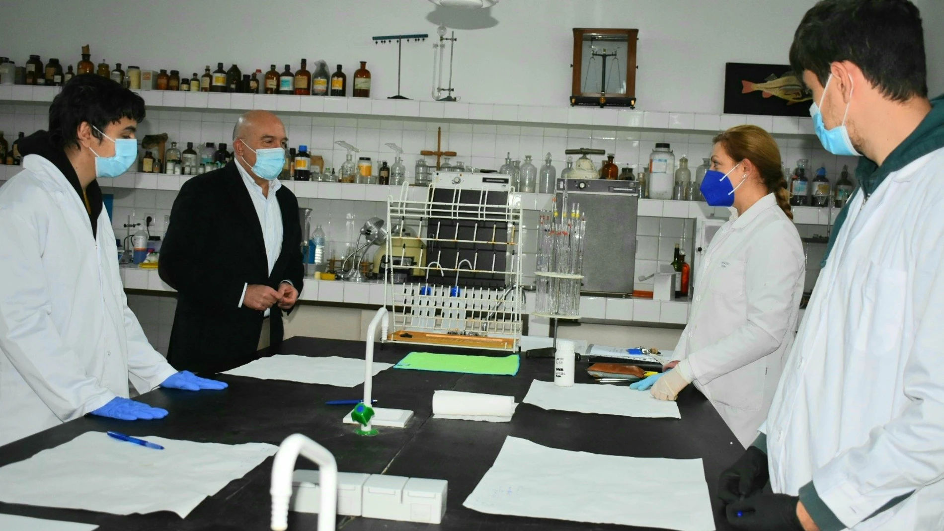 El consejero de Agricultura, Ganadería y Desarrollo Rural, Jesús Julio Carnero, durante la visita a un Centro Integrado de Formación Profesional
