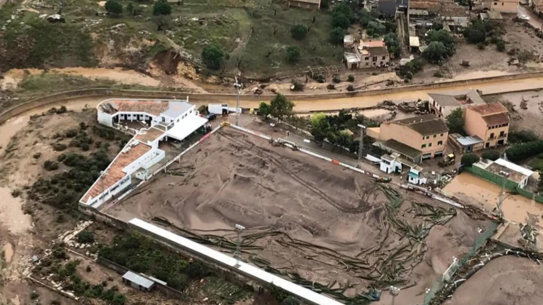 El estadio de Es Moleter, donde juega el Cardassar, tras las inundaciones que golpearon a Sant Llorenç en 2018