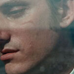 El actor italiano Luca Martinelli da vida al alter de Jack London en la película "Martin Eden"
