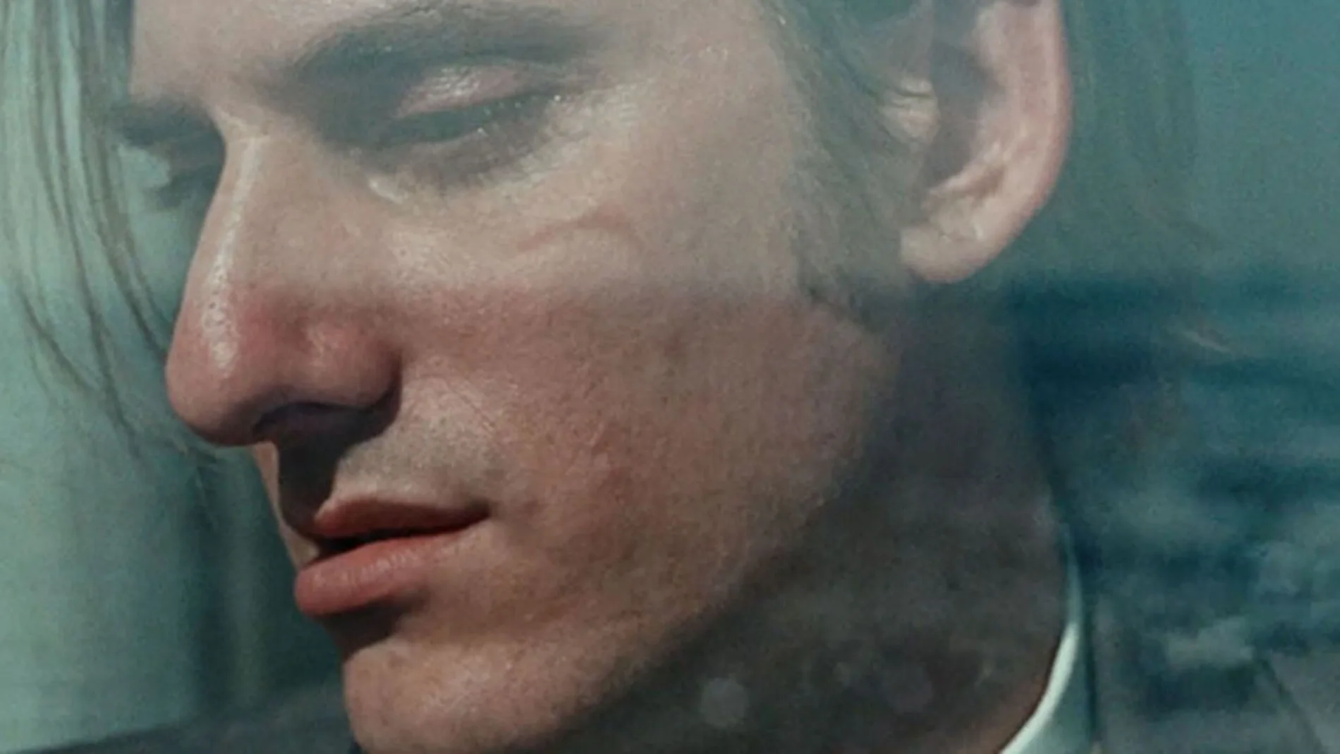 El actor italiano Luca Martinelli da vida al alter de Jack London en la película "Martin Eden"