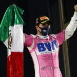 El corredor mexicano de Fórmula Uno Sergio Pérez se impuso en el Gran Premio de Sakhir