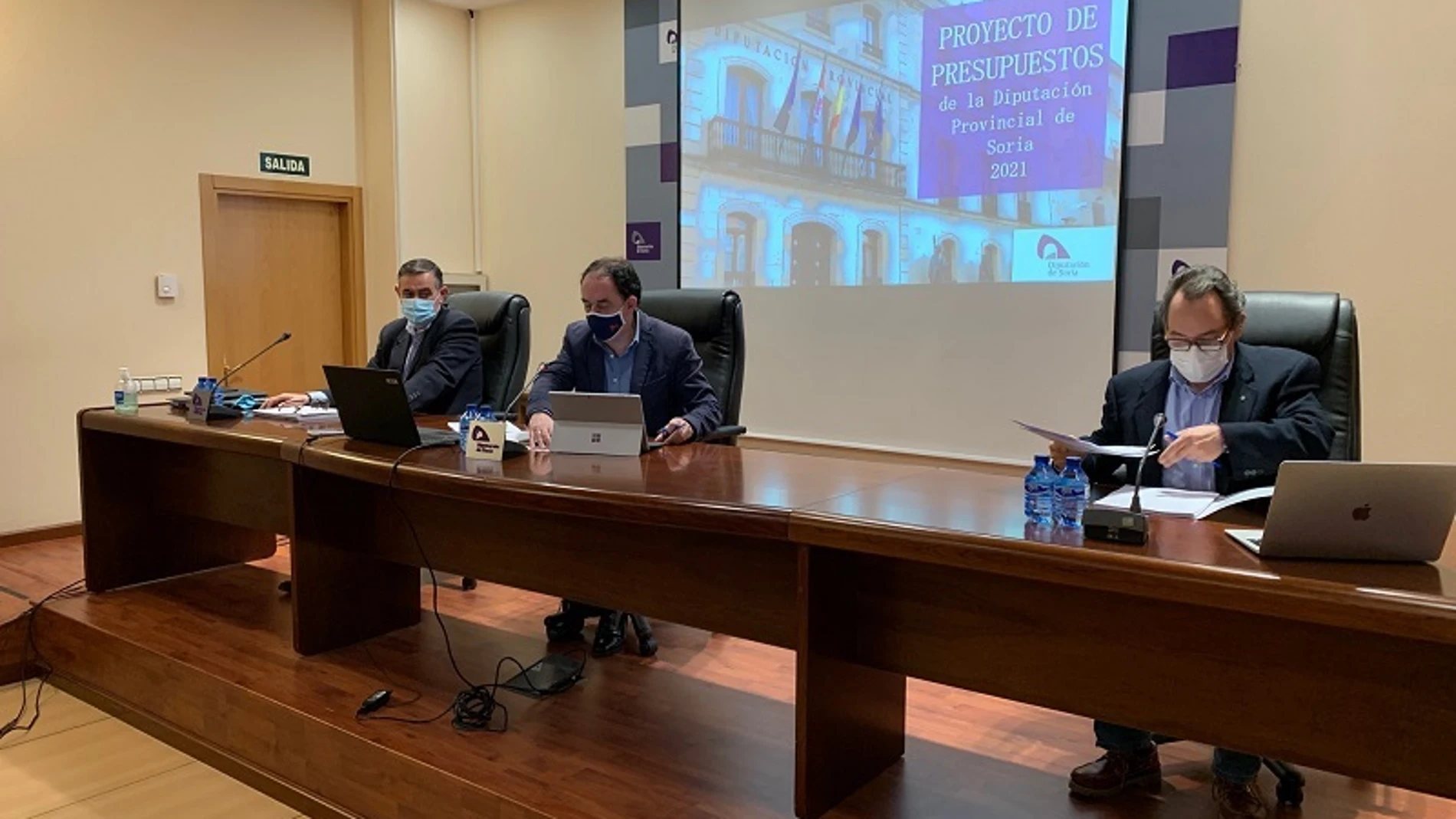 El presidente de la Diputación de Soria, Benito Serrano, presenta el proyecto, junto a Antonio Pardo