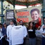 Compañeros de la periodista Miroslava Breach durante un acto celebrado en 2017 para exigir justicia por su asesinato. (Foto de ARCHIVO)02/04/2017