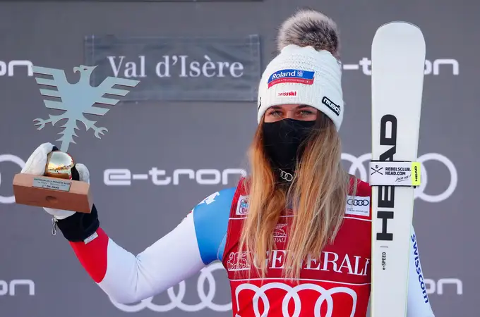 Corinne Suter gana la primera Copa del Mundo de Descenso en Val d’Isère