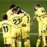 Los jugadores del Villarreal celebran el tercer gol ante Osasuna