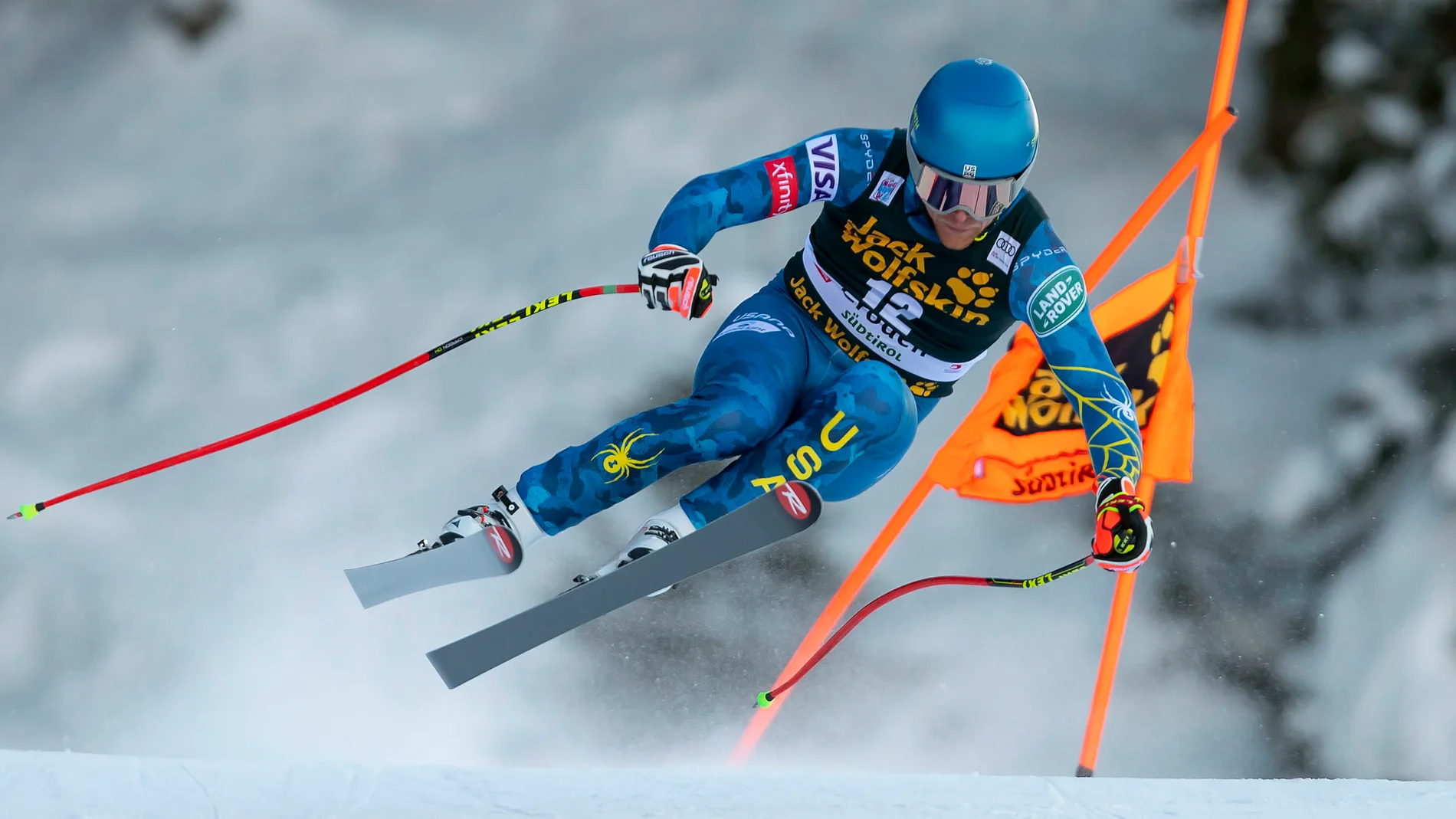 Ryan Cochran-Siegle de los EE.UU. en acción durante la carrera de descenso masculina en la Copa del Mundo de Esquí Alpino de la FIS en Val Gardena, Italia, 19 de diciembre de 2020 EFE/EPA/ANDREA SOLERO
