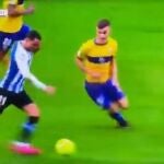 El remate de Raúl de Tomás desde su campo