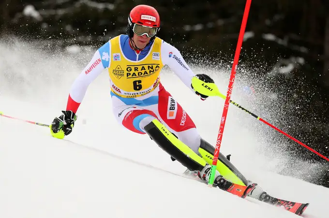 Ramón Zenhaeusern gana el primer slalom de la temporada en Alta Badia
