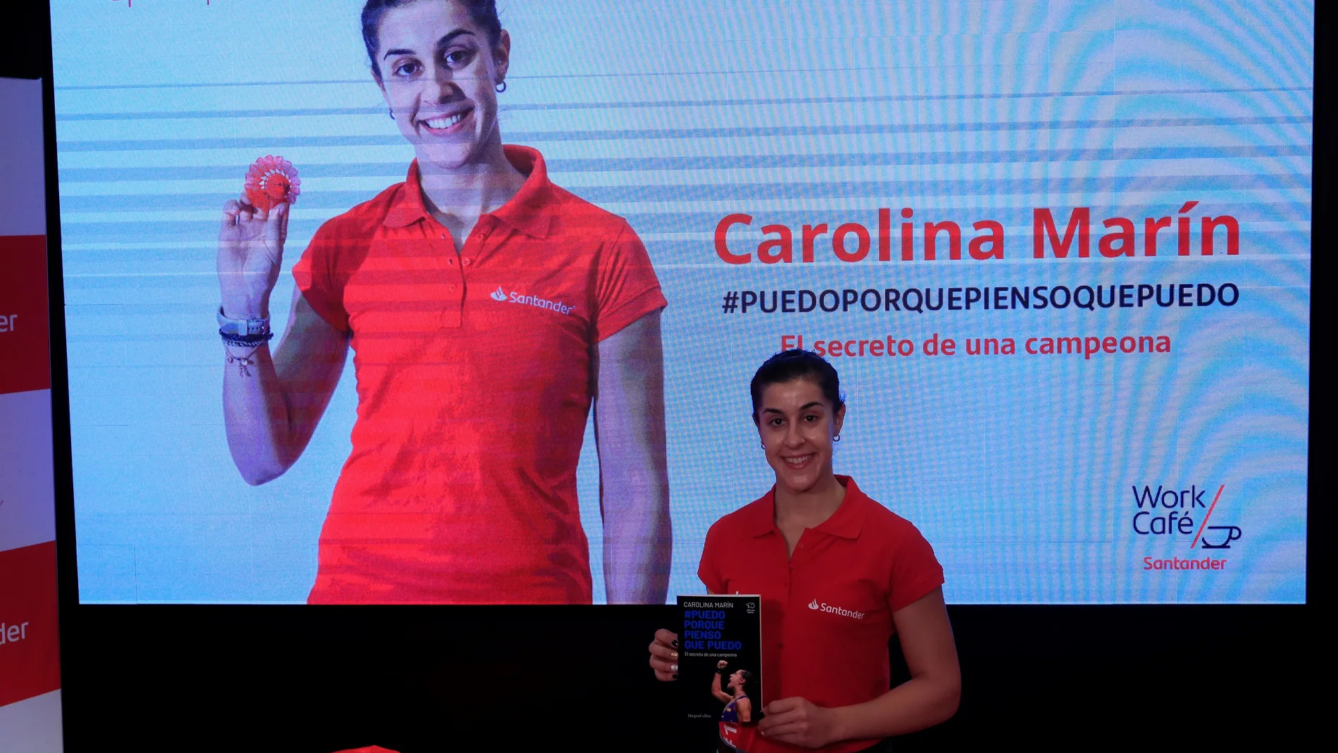 La campeona olímpica de bádminton Carolina Marín presentó su libro "Puedo porque pienso que puedo"