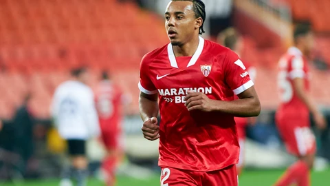 Jules Koundé con el Sevilla.