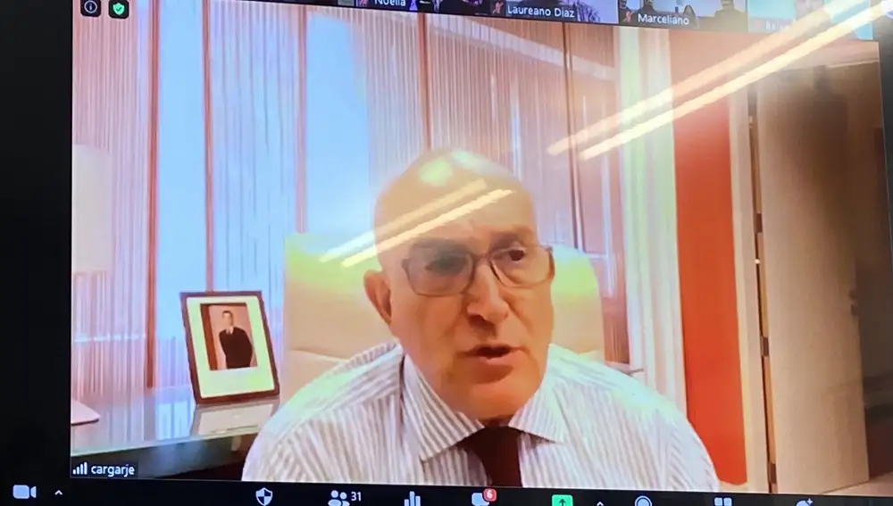 El consejero de Agricultura, Jesús Julio Carnero, interviene en la reunión telemática de Urcacyl