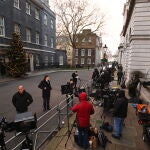 Periodistas ayer frente a Downing Street