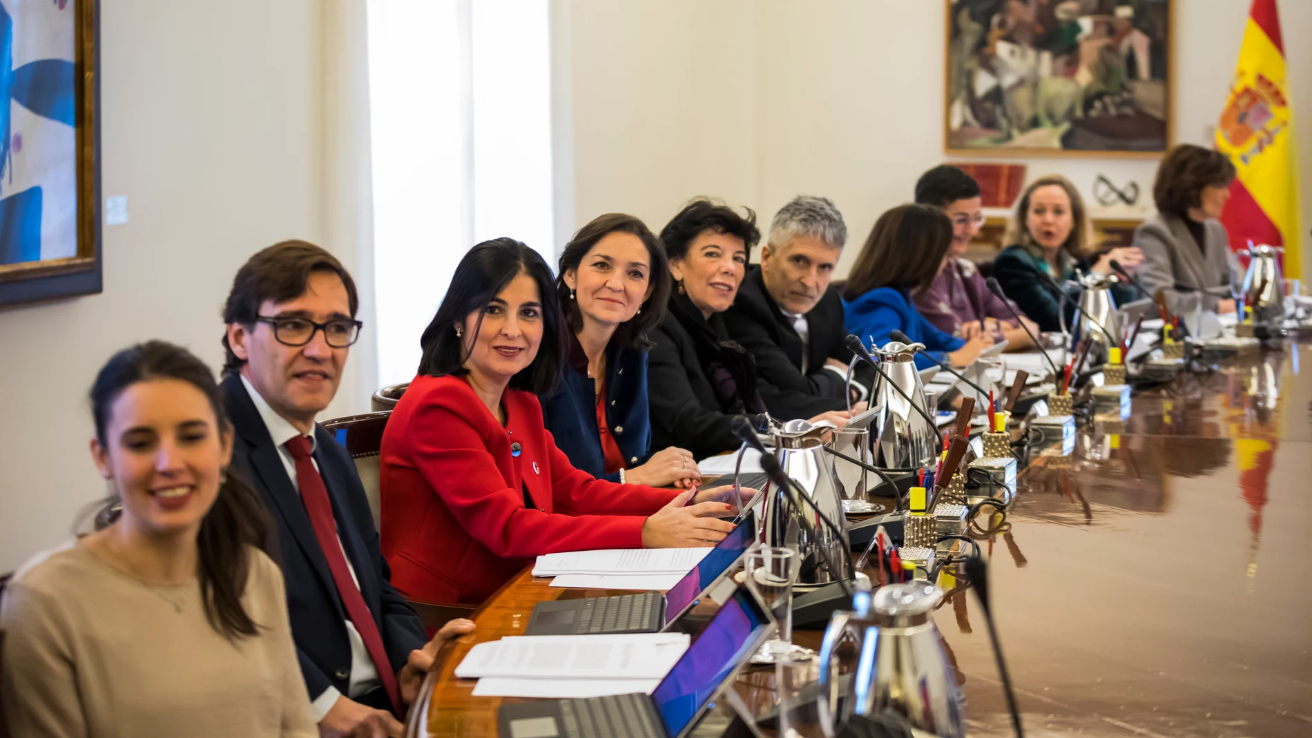 Algunos de los ministros del gobierno, entre ellos el de Sanidad, durante una reunión de Consejo de Ministros en La Moncloa.