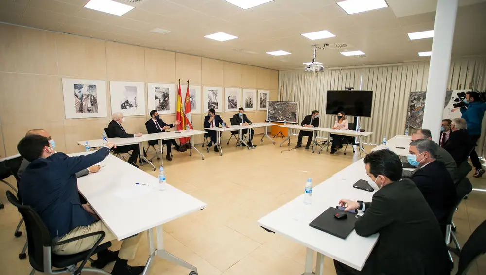 Presentación del Ramal ferroviario entre Kronospan y la Terminal de Mercancías del puerto seco de Villafría.