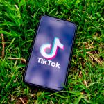 En TikTok muchas adolescentes suben vídeos sin ningún tipo de filtro ni formación.