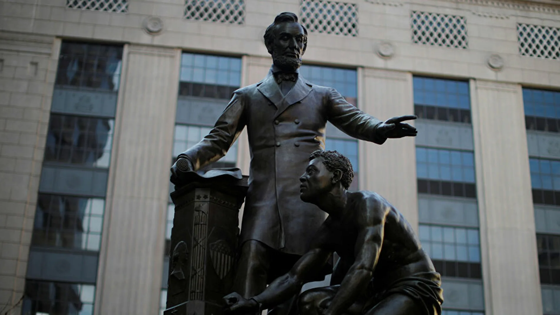La última estatua retirada en Boston, EE UU, en la cruzada contra el racismo de los políticamente correcto