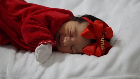 La pequeña Emma es uno de los bebés que han nacido durante la epidemia
