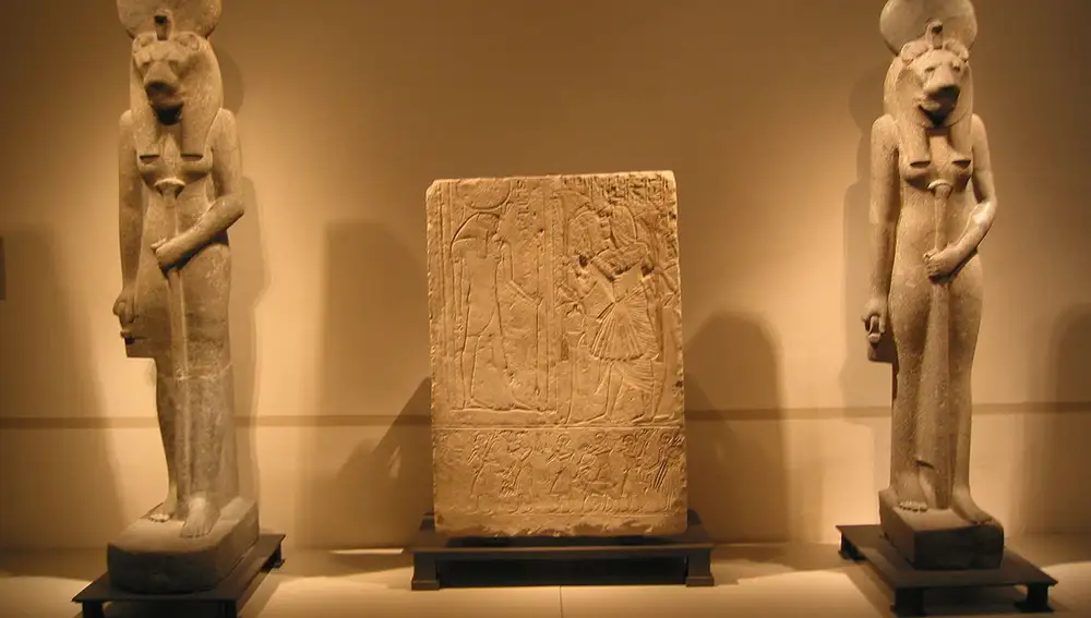Estatuas de la diosa Sejmet en el Museo Egipcio de Berlín.