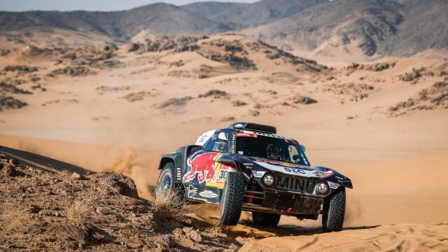 Carlos Sainz y Lucas Cruz, con su Mini X-Raid del JCW Team