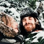 Una pareja en la nieve