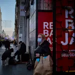 Algunos comercios ya anuncian su jornada de rebajas