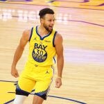 Stephen Curry (30) celebrates after a basket against the Portland Trail Blazers during the fourth quarter for a career-high 62 point game for Curry at Chase Center. Mandatory Credit: Kelley L Cox-USA TODAY Sports