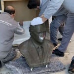 El Ayuntamiento de Cádiz retira el busto de Juan Carlos I y lo guarda en una nave municipal