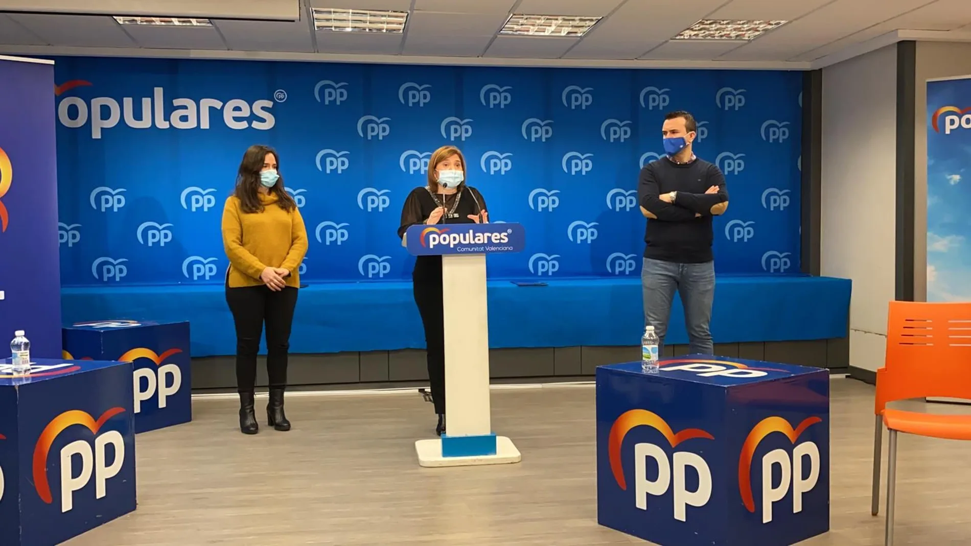 Bonig, entre Belén Hoyo y Vicent Mompó