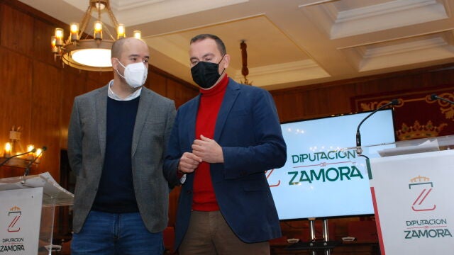 El presidente de la Diputación de Zamora, Francisco Requejo, y Vicente Merino presentan el proyecto