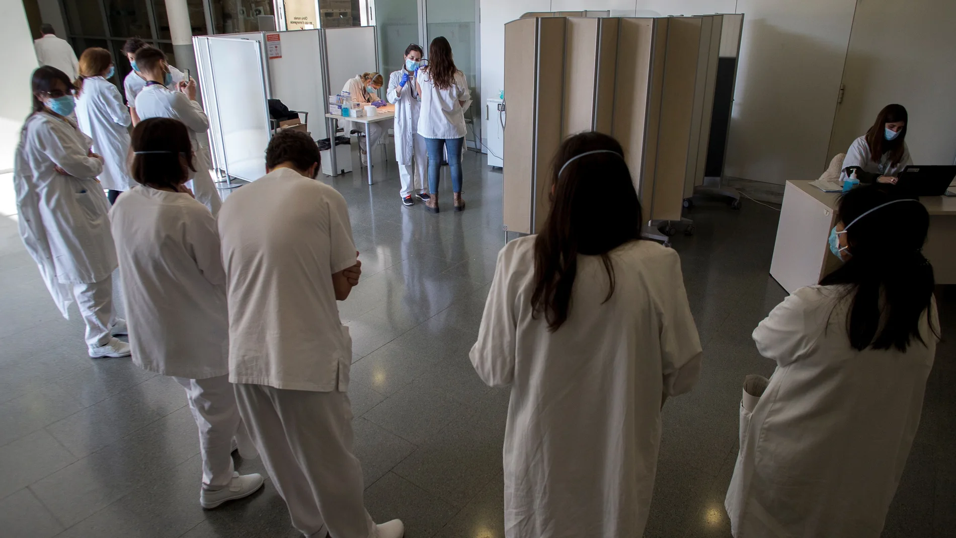 Personal sanitario del Hospital de Sant Pau de Barcelona recibe la vacuna contra la Covid 19