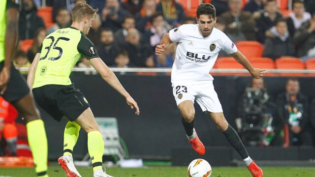 Rubén Sobrino con el Valencia.